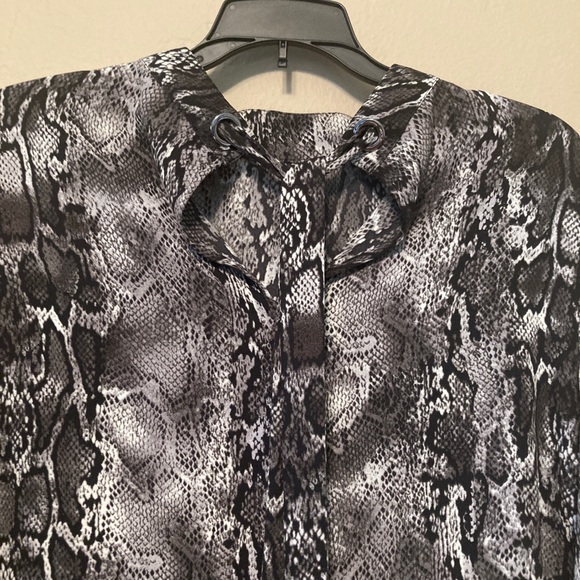 Laundry Shelli Segal Snake Print Mock Long sleeve - Picture 3 of 6